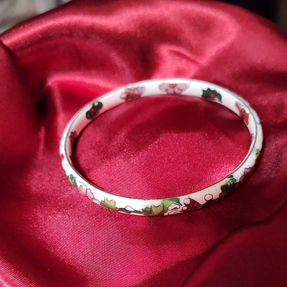White Floral Cloisonne Bangle Bracelet Size 8.25